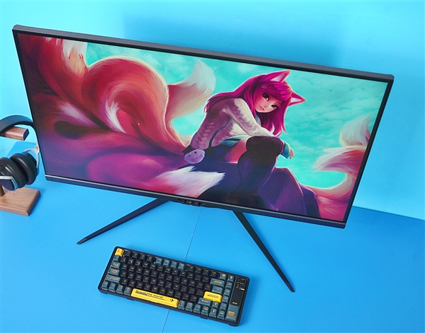 技嘉AORUS FI32U圖賞:4K/144Hz HDR屏 HDMI2.1接口