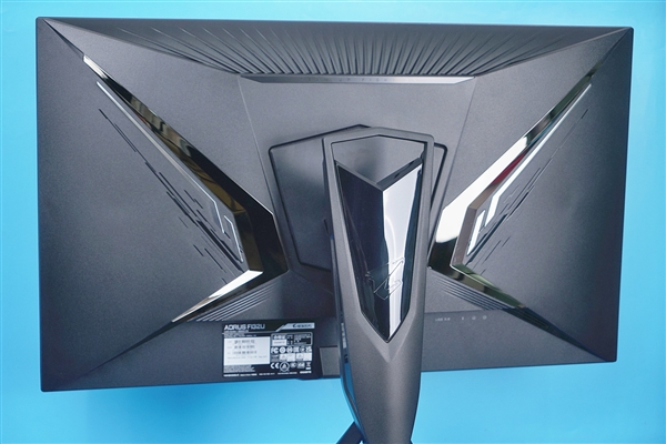 技嘉AORUS FI32U圖賞:4K/144Hz HDR屏 HDMI2.1接口