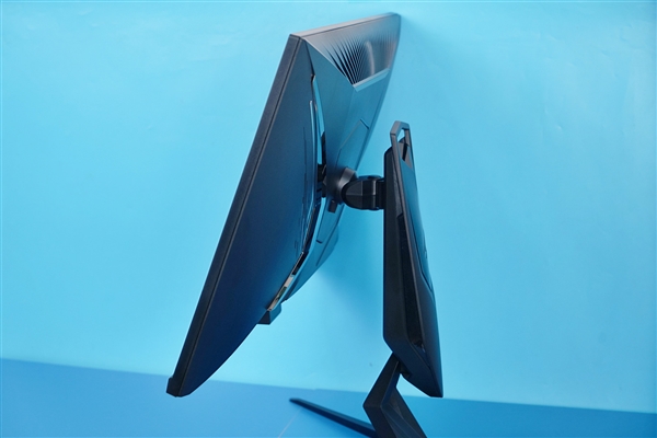 技嘉AORUS FI32U圖賞:4K/144Hz HDR屏 HDMI2.1接口