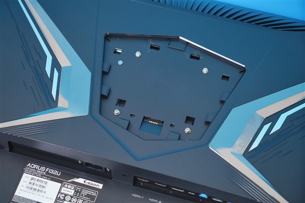 技嘉AORUS FI32U圖賞:4K/144Hz HDR屏 HDMI2.1接口