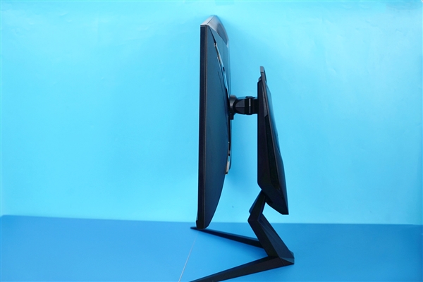 技嘉AORUS FI32U圖賞:4K/144Hz HDR屏 HDMI2.1接口