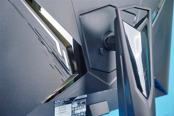 技嘉AORUS FI32U圖賞:4K/144Hz HDR屏 HDMI2.1接口